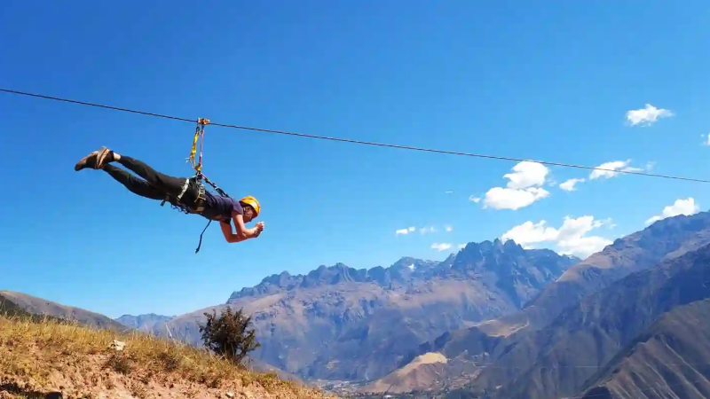 Vuela sobre el Valle Sagrado Tirolesa con Vistas Inolvidables